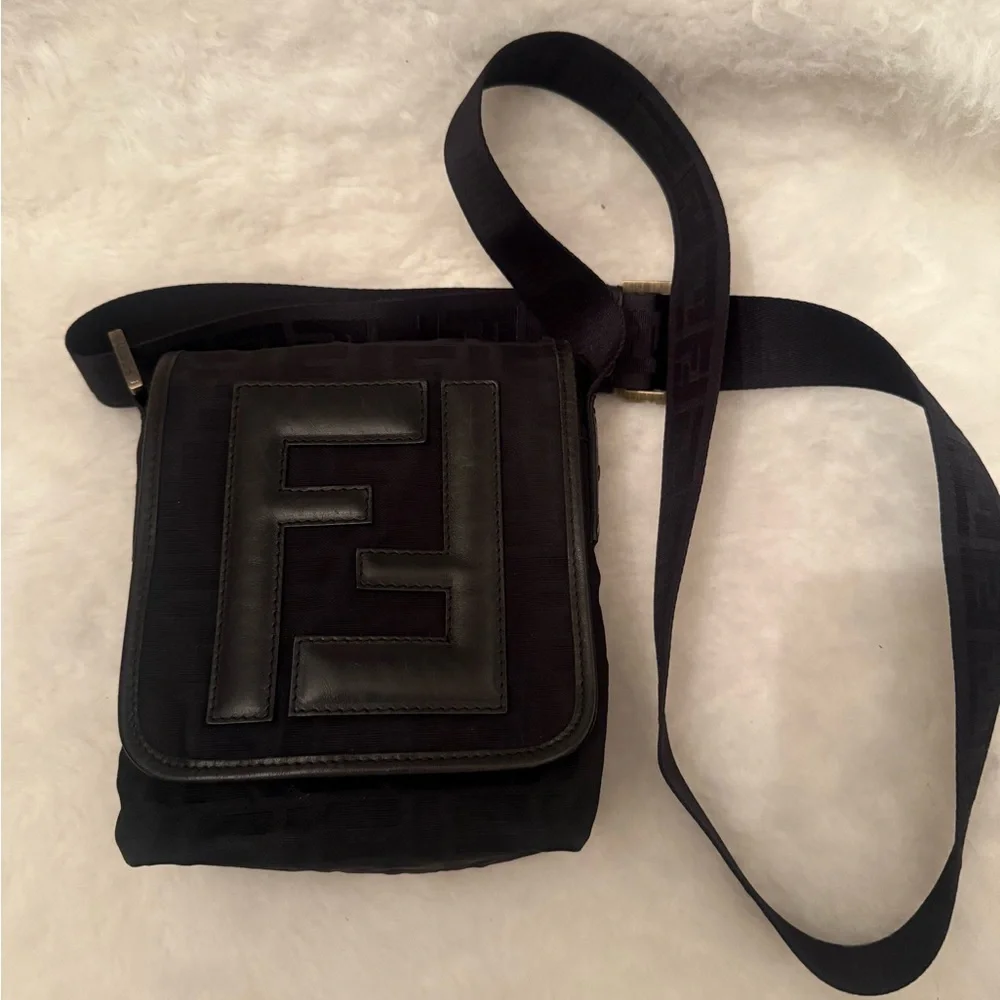 Fendi Black cross body Bag - Picture 1 of 15